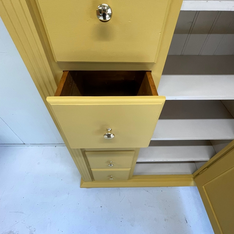 Restyle meidenkast okergeel