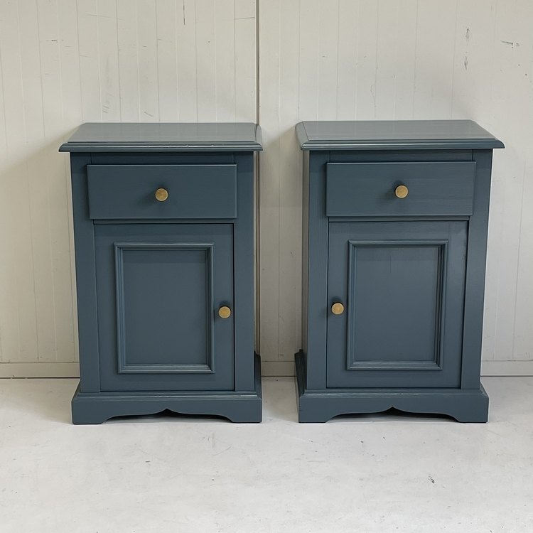 Set blauwe restyle nachtkastjes