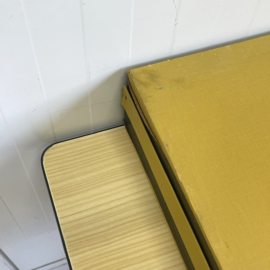 Geel zwarte vinyl LP koffer