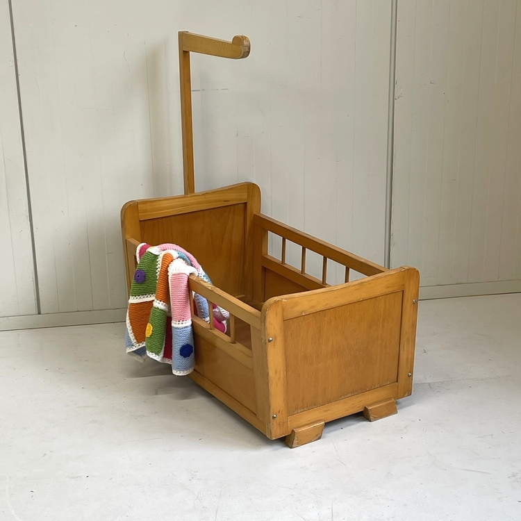 Retro poppenbed