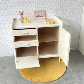 Retro commode