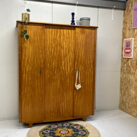 J`60 vintage kledingkast