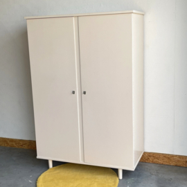 Kinderkamer kledingkast