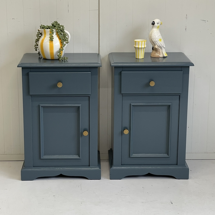 Set blauwe restyle nachtkastjes