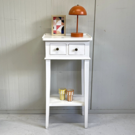 Hoog brocante tafeltje