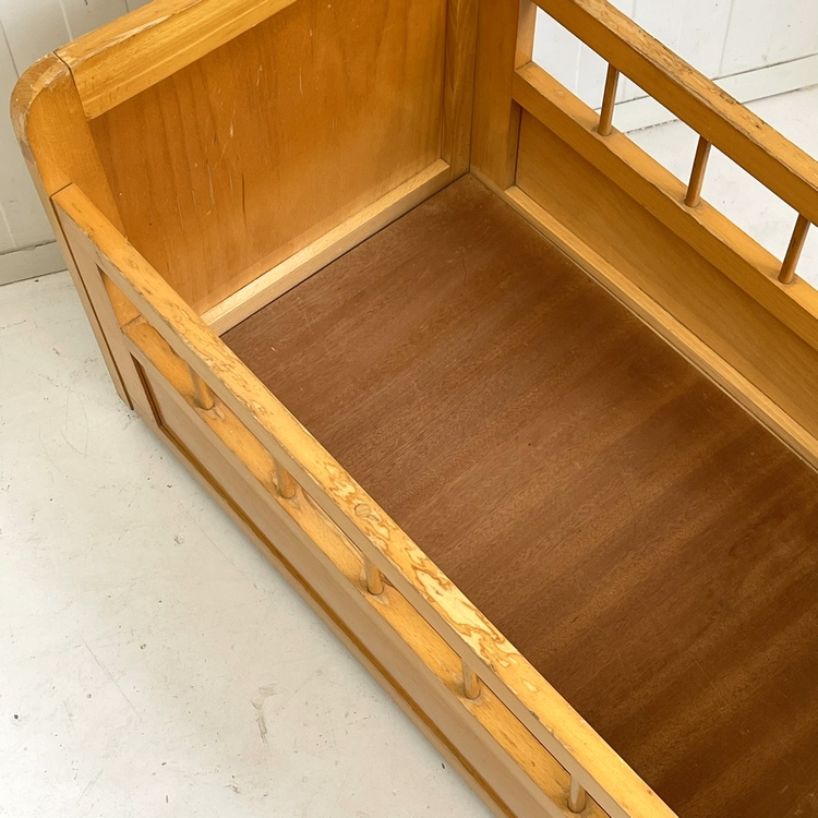 Retro poppenbed