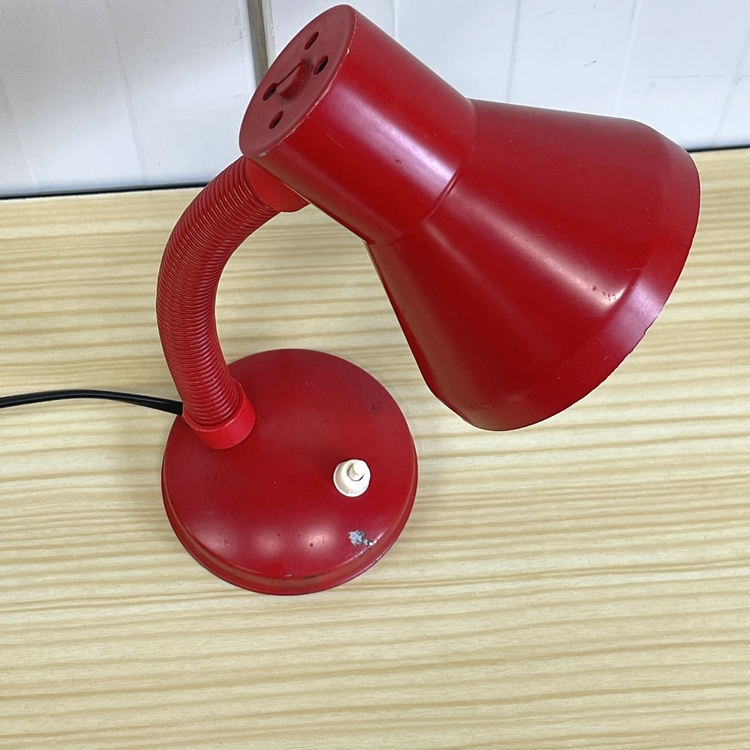 Rood bureaulampje