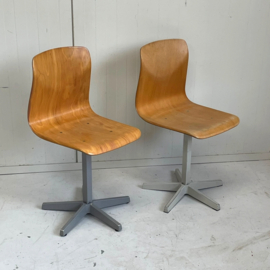 Vintage schoolstoeltje
