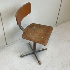 Industrieel schoolstoeltje