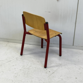 Retro schoolstoeltje