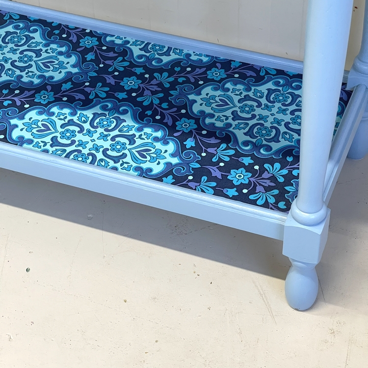 Restyle sidetable blauw
