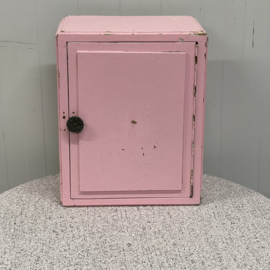 Roze brocante medicijnkastje