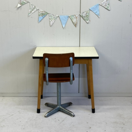 Schooltafel & stoeltje