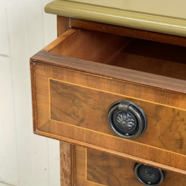 Antiek upcycling ladekast