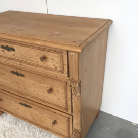 Antieke grenen commode