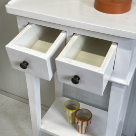 Hoog brocante tafeltje