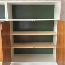 Vintage boeken/wandkast