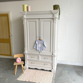 Landelijke babykamer kast
