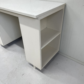 Vintage bureau met opbergruimte