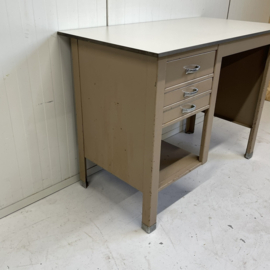 Vintage kinderbureau