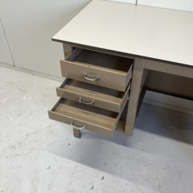 Vintage kinderbureau