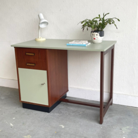 Restyle vintage bureau