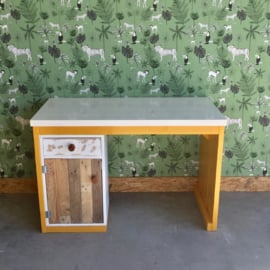 Sloophout oker bureau