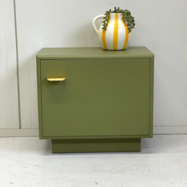 Restyle olijfgroen nachtkastje