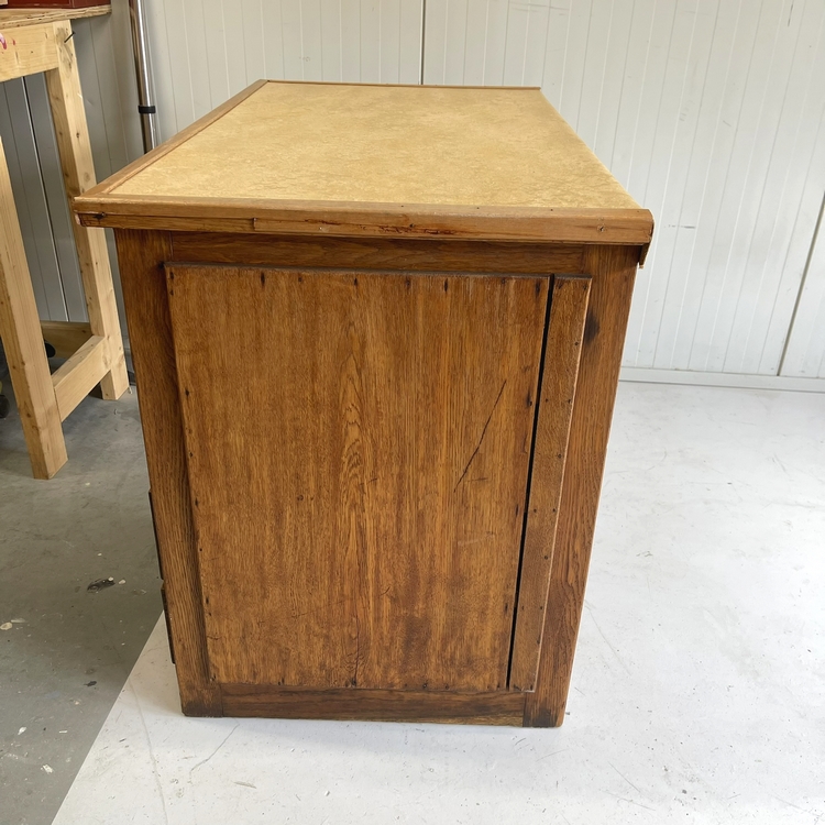 Antiek bureau
