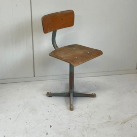 Industrieel schoolstoeltje