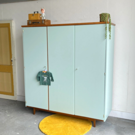 3 Deurs vintage kledingkast