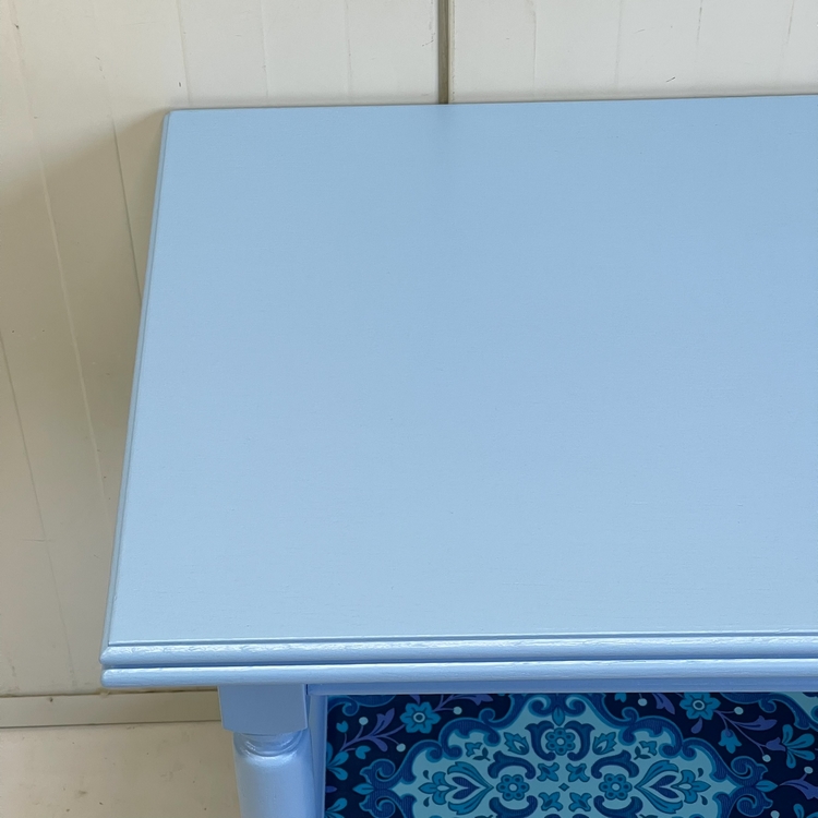 Restyle sidetable blauw