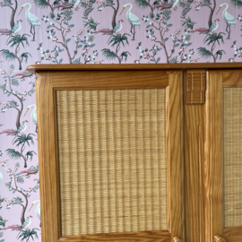 Rotan kledingkast
