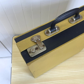 Geel zwarte vinyl LP koffer