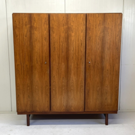Midcentury strakke kledingkast