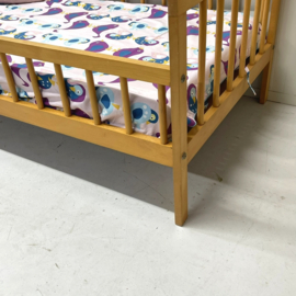 Vintage peuterbed