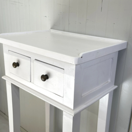 Hoog brocante tafeltje