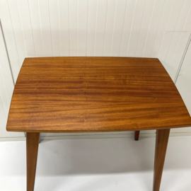 J`60 compacte eettafel hout