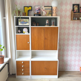 Vintage boeken/wandkast