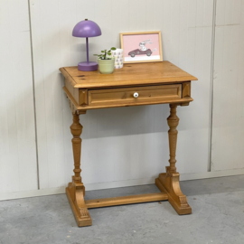 Brocante schrijftafeltje/sidetable