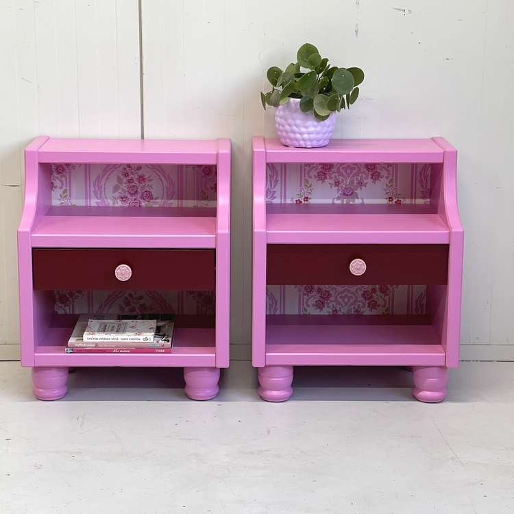 Set 2 restyle roze nachtkastjes