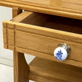 Massief houten tafel/kastje