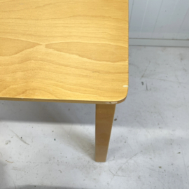 Houten speeltafeltje