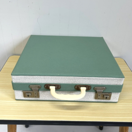 Groene vinyl koffer
