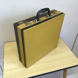 Geel zwarte vinyl LP koffer