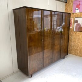 Vintage Chestnut kledingkast