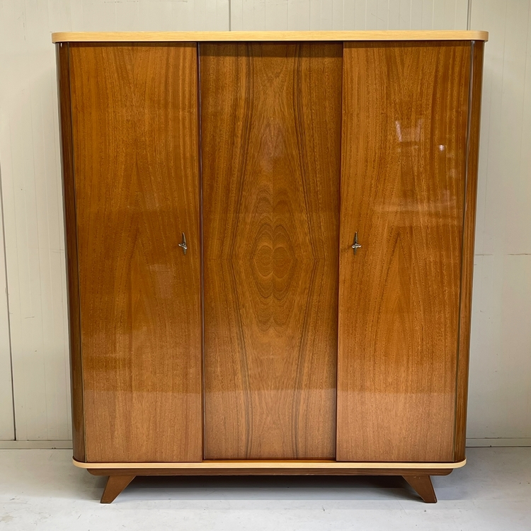 Vintage kledingkast gloss 3 deurs
