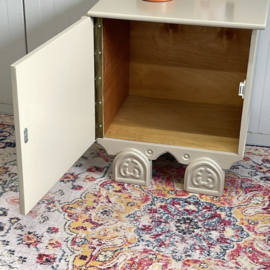 Restyle brocante nachtkastje