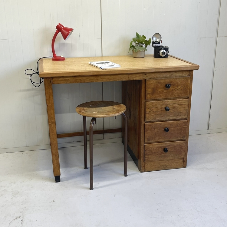 Antiek bureau