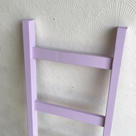 Lila decoratie ladder